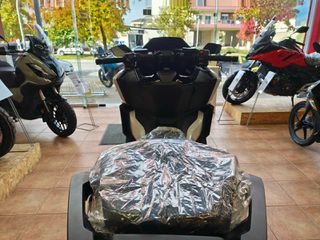 Honda Forza 750 2026 2026 !!! PEARL GLARE WHITE !!!!-thumb-8