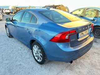 Volvo S60 2015-thumb-7