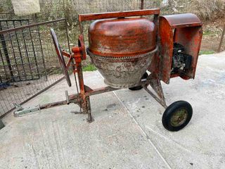 Μηχάνημα 2020 Μπετονιέρα με κοτσαδόρο