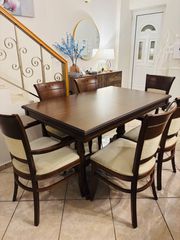 τραπεζαρία από μασίφ ξύλο καρυδιας και δώρο βιτρίνα σετ