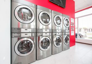 Επιχειρηση self service laundry