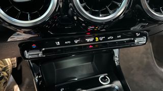 Mercedes-Benz A 180 2020 1300cc AMG LINE-thumb-37