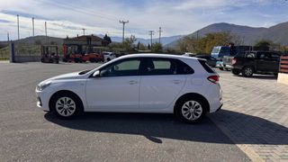 Hyundai i 30 2023-thumb-1