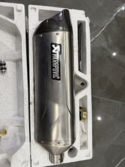 Akrapovic: ΤΜΑΧ 560 2025