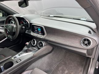 Chevrolet Camaro 2017 ZL1-thumb-19