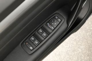 Renault Megane 2017-thumb-16