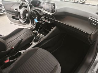 Peugeot 208 2022 DIESEL-thumb-8
