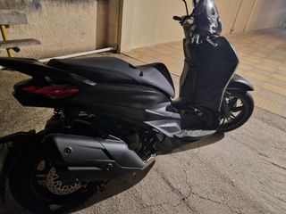 Piaggio Beverly 400 2024 HPE DEEP BLACK