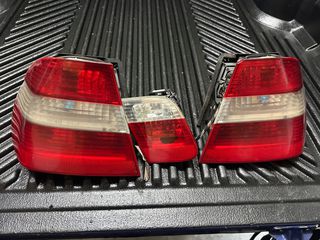 ΠΙΣΩ ΦΑΝΑΡΙΑ ΑΠΟ Ε46 SEDAN FACELIFT ΓΝΗΣΙΑ ΛΕΥΚΟ ΦΛΑΣ ΜΑΖΙ ΜΕ ΤΟ ΕΝΑ ΦΑΝΑΡΑΚΙ ΚΑΠΟΥ