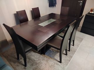 Πωλούνται έπιπλα σαλονιού σε άριστη κατάσταση.