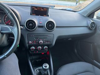 Audi A1 2012-thumb-13