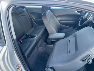 Audi A1 2012-thumb-15