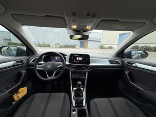 Volkswagen T-Roc 2022-thumb-4
