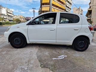 Toyota Yaris 1999 VVT-i-thumb-3