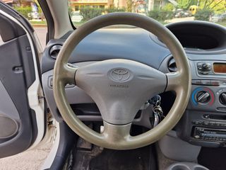Toyota Yaris 1999 VVT-i-thumb-14