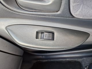 Toyota Yaris 1999 VVT-i-thumb-18