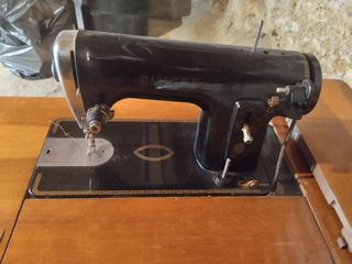 Singer-thumb-3