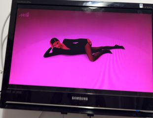 Τηλεόραση 22 ‘’  Samsung δουλεύει κανονικά με αποκωδικοποιητή Και δύο τηλεκοντρόλ γνήσια της Samsung original  αποστέλλεται πανελλαδικώς περιοχή νέος  Κόσμος