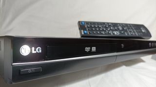 LG DR389 DVD RW Recorder Player με τηλεκοντρόλ σαν καινούργιο