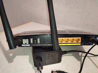 TP-Link router Td-w8970b-thumb-2