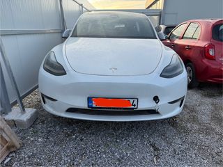 TESLA MODEL Y DUALMOTOR-thumb-2
