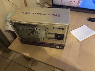Canon Motor Zoom 8 συλλεκτική βιντεοκάμερα εποχής 1962 αχρησιμοποίητη με το βαλιτσάκι της καινούργια