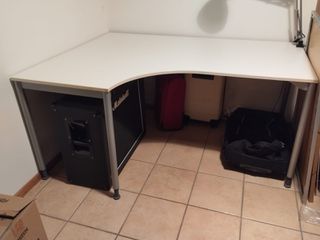 Γραφείο γωνιακό ΙΚΕΑ