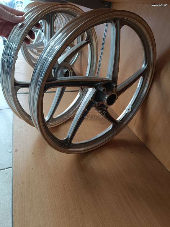 ΤΡΟΧΟΣ ΕΜΠΡΟΣ ΑΛΟΥΜΙΝΙΟΥ INNOVA 125