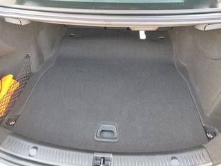 Mercedes-Benz E 220 2023 Avantgarde-thumb-41
