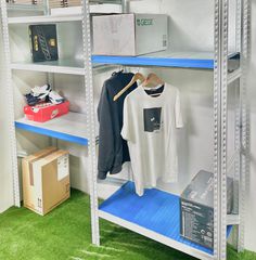 Ράφια πώλησης - αποθήκευσης με δυνατότητα βαφής σε διάφορους συνδυασμούς