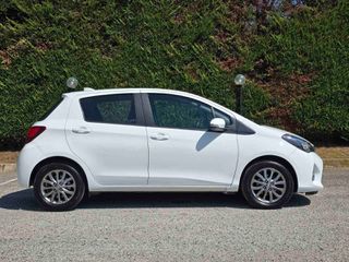 Toyota Yaris 2017-thumb-7