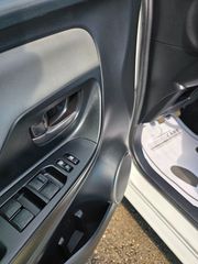 Toyota Yaris 2017-thumb-12