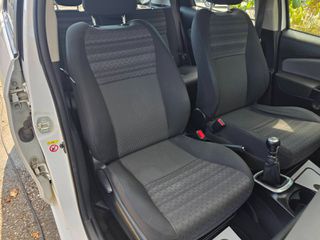 Toyota Yaris 2017-thumb-17