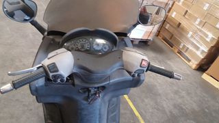 Piaggio X8 200 2006-thumb-3