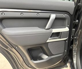 Land Rover Defender 2023 110 P300 SE Επταθέσιο Ελληνικό-thumb-9