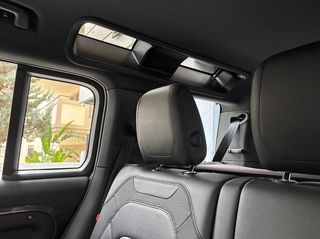 Land Rover Defender 2023 110 P300 SE Επταθέσιο Ελληνικό-thumb-15