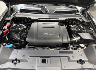 Land Rover Defender 2023 110 P300 SE Επταθέσιο Ελληνικό-thumb-21