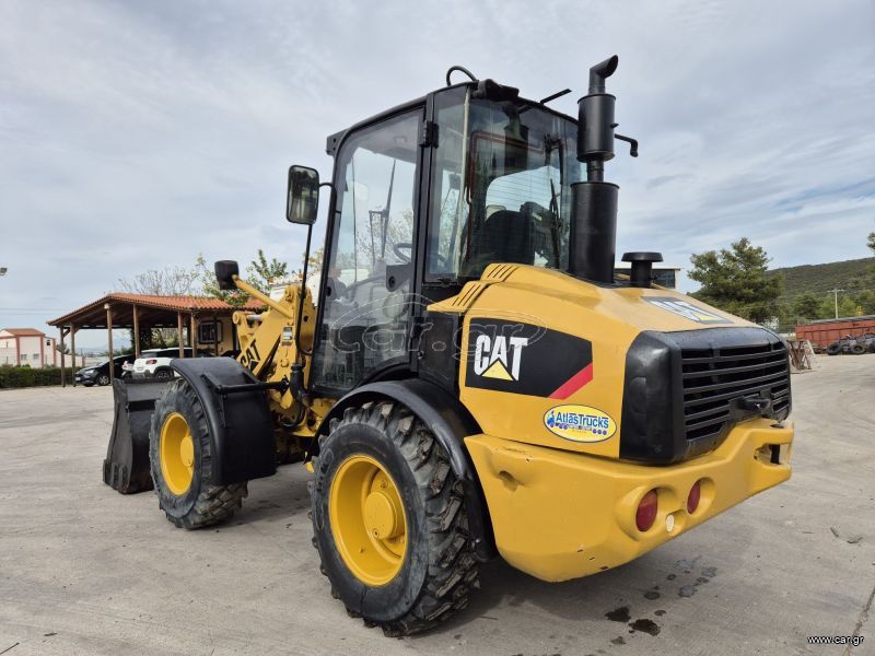 Φορτωτής Με Λάστιχα CAT 2008 CAT 906H
