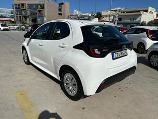 Toyota Yaris 2022 1.0 VVTI-thumb-2