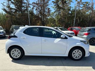 Toyota Yaris 2022 1.0 VVTI-thumb-5