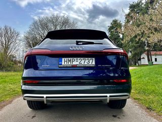 Audi e-tron 2021 55 S-line Virtual Mirrors + Night Vision + HUD + Panorama +-thumb-9