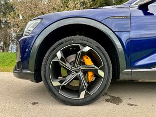 Audi e-tron 2021 55 S-line Virtual Mirrors + Night Vision + HUD + Panorama +-thumb-17