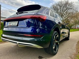 Audi e-tron 2021 55 S-line Virtual Mirrors + Night Vision + HUD + Panorama +-thumb-22