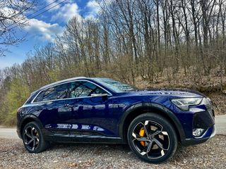 Audi e-tron 2021 55 S-line Virtual Mirrors + Night Vision + HUD + Panorama +-thumb-64