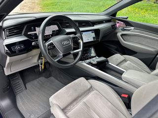 Audi e-tron 2021 55 S-line Virtual Mirrors + Night Vision + HUD + Panorama +-thumb-39