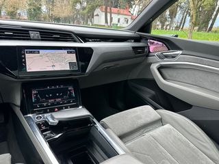 Audi e-tron 2021 55 S-line Virtual Mirrors + Night Vision + HUD + Panorama +-thumb-44