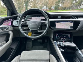 Audi e-tron 2021 55 S-line Virtual Mirrors + Night Vision + HUD + Panorama +-thumb-45