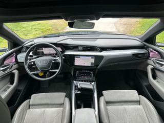 Audi e-tron 2021 55 S-line Virtual Mirrors + Night Vision + HUD + Panorama +-thumb-46