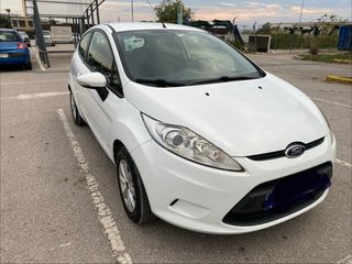 Ford Fiesta 2011-thumb-2