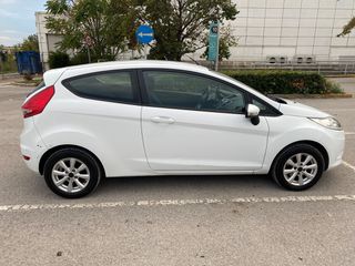 Ford Fiesta 2011-thumb-4